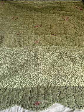 Embroidered Floral Quilted Bedspread in Sage Green and Pink. Queen size